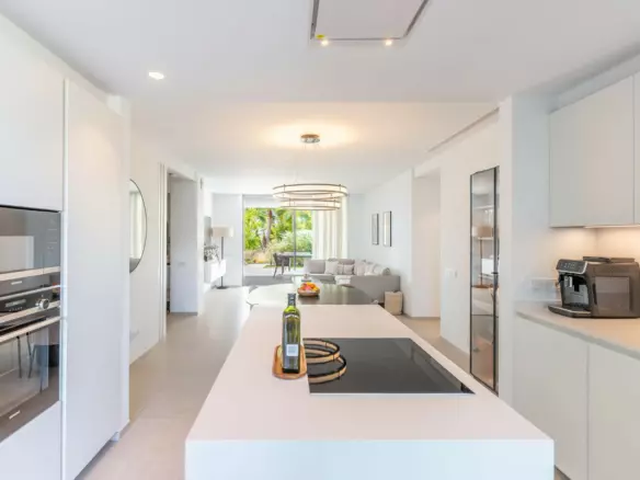 2-bedroom Apartment In Benahavis, Spain (105 M²)