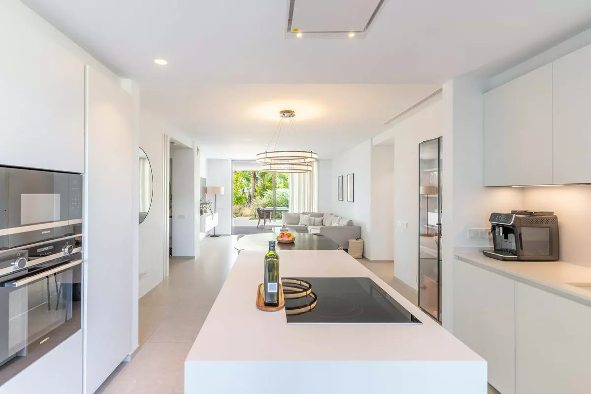 2-bedroom Apartment In Benahavis, Spain (105 M²)