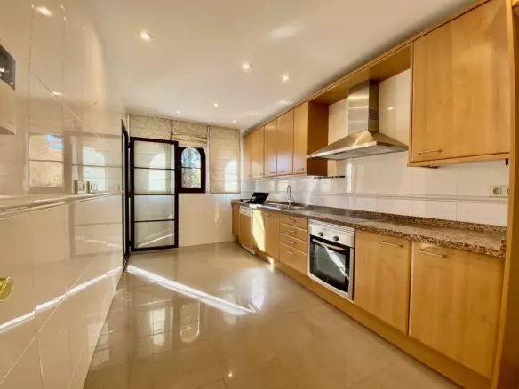 2-bedroom Apartment In Estepona, Spain (118 M²)
