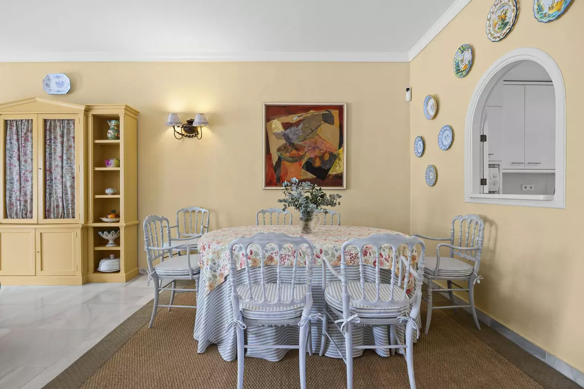 5-bedroom Town House In Benahavis, Spain (195 M²)