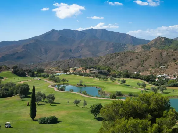 3-bedroom Apartment In Alhaurín El Grande, Spain (189 M²)