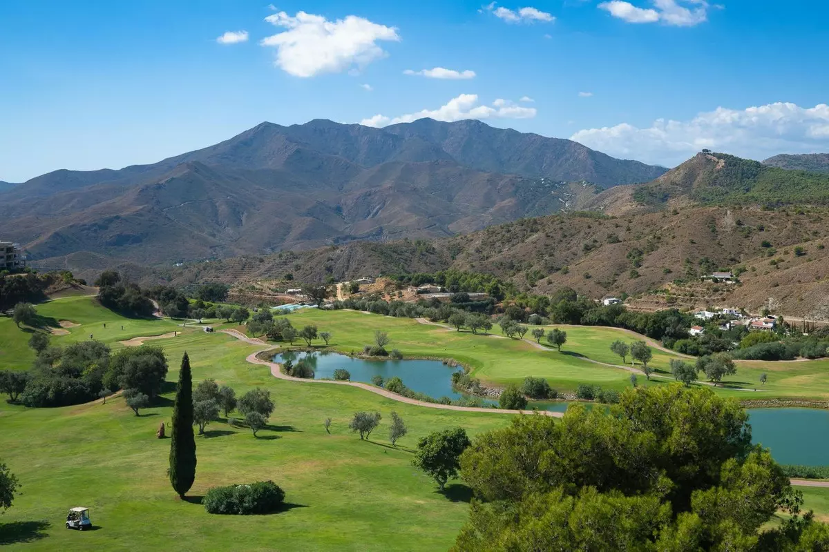3-bedroom Apartment In Alhaurín El Grande, Spain (189 M²)