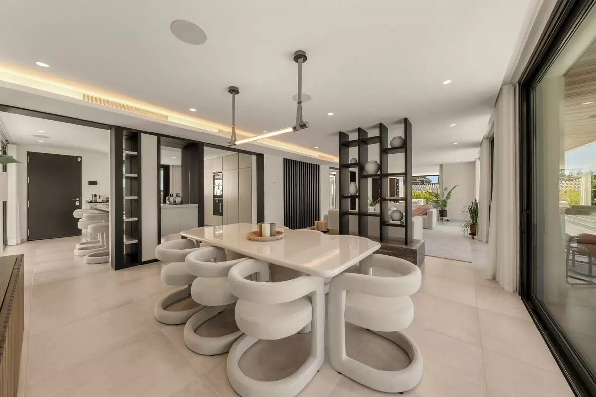 5-bedroom Villa In Marbella, Spain (342 M²)