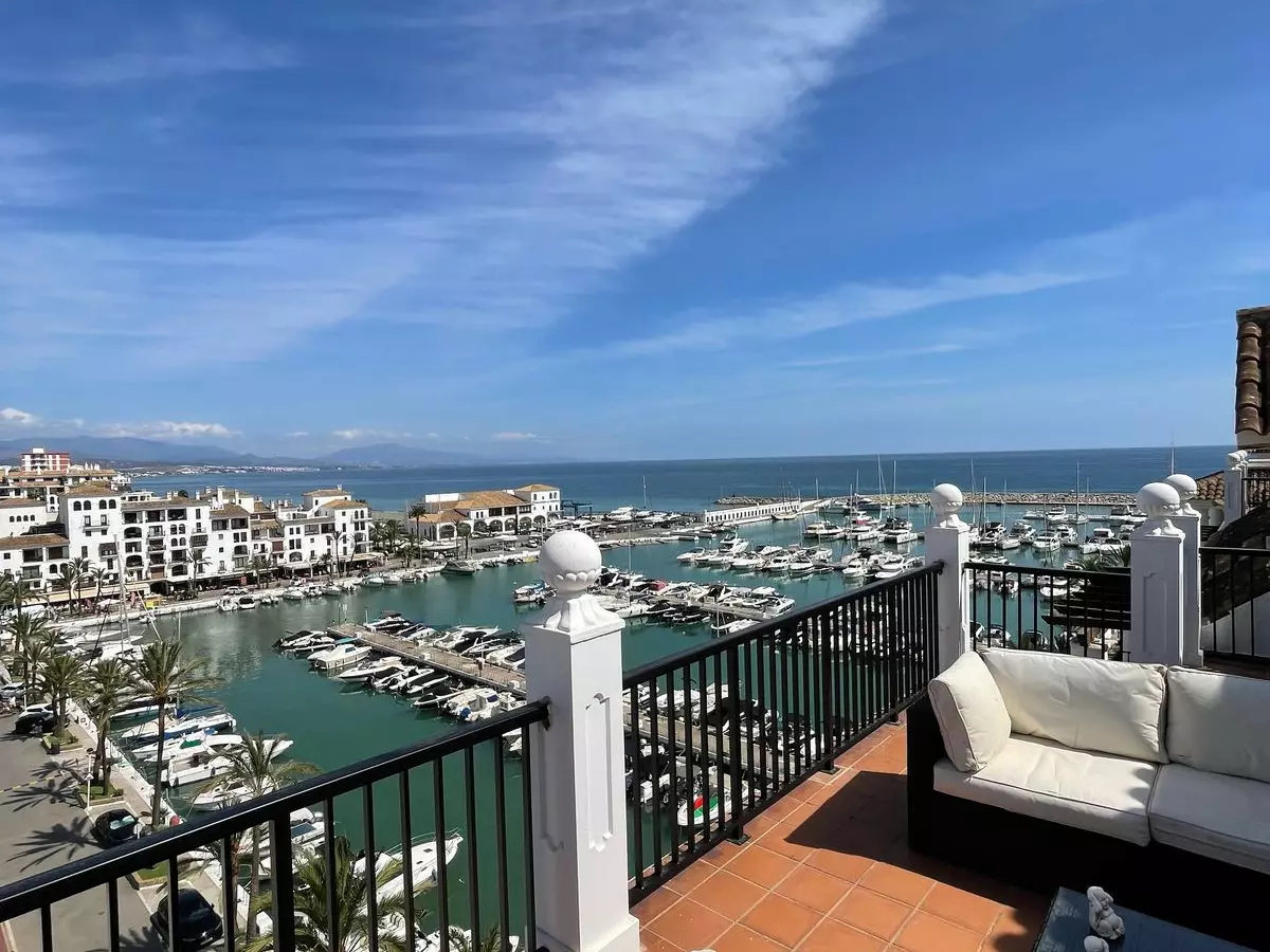 3-bedroom Apartment In Manilva, Spain (150 M²)