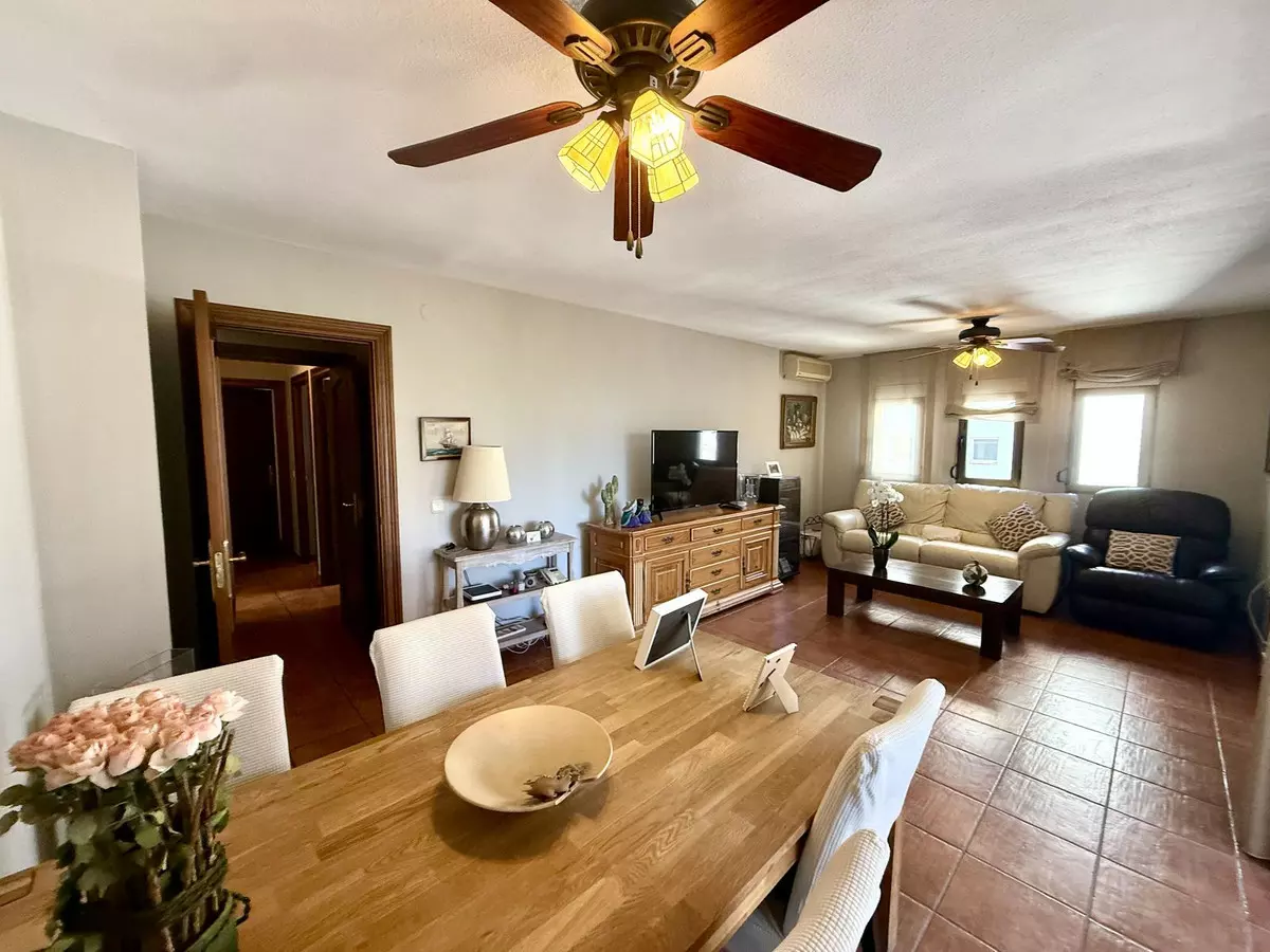 3-bedroom Apartment In Málaga, Spain (165 M²)