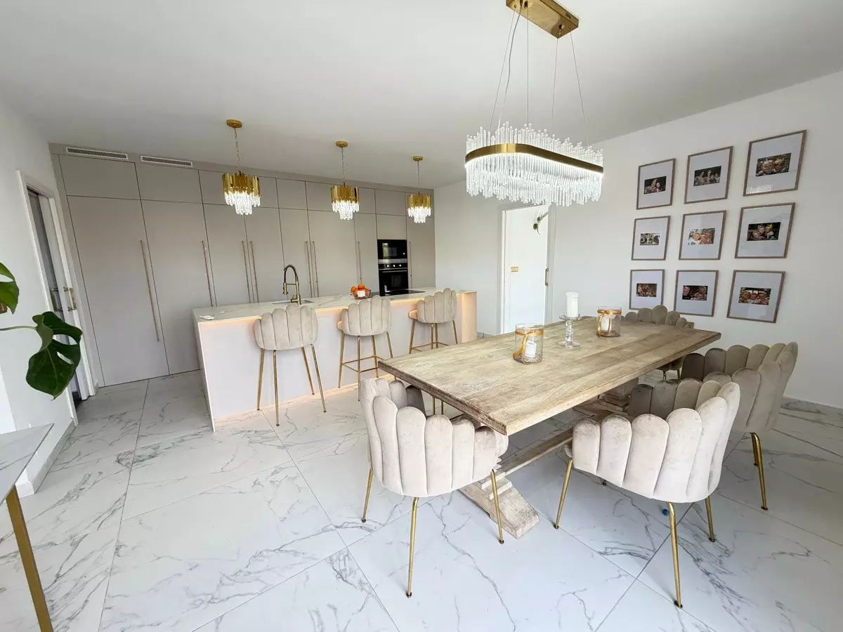 6-bedroom Villa In Orihuela, Spain (240 M²)