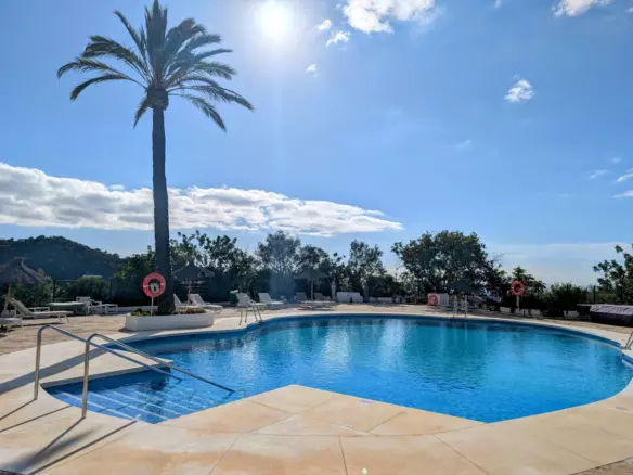 2-bedroom Town House In Istan, Spain (197 M²)