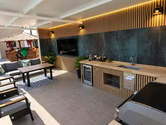 5-bedroom Villa In Torrevieja, Spain (280 M²)