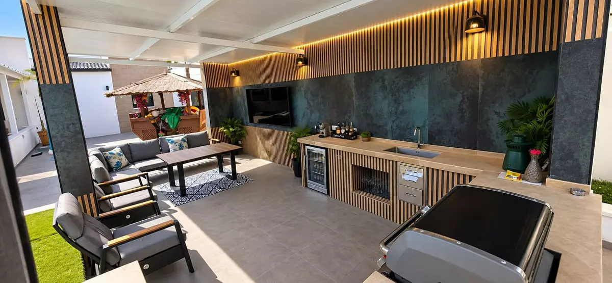 5-bedroom Villa In Torrevieja, Spain (280 M²)