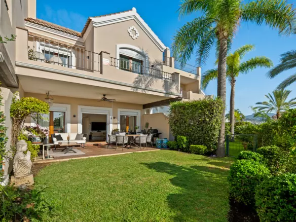 3-bedroom Town House In Estepona, Spain (184 M²)