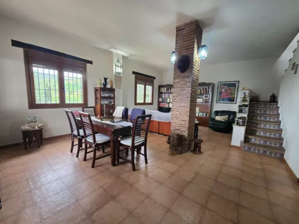 5-bedroom Country House In Cártama, Spain (253 M²)