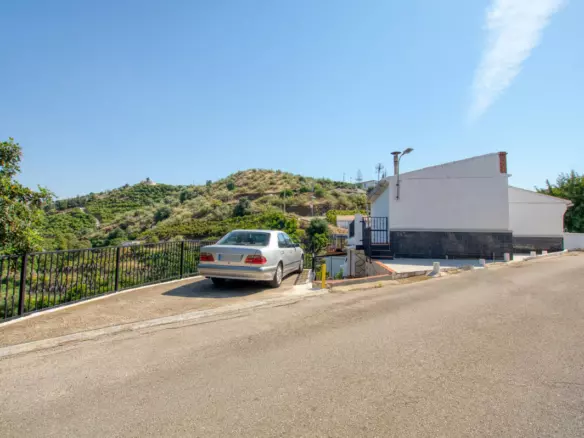 3-bedroom Villa In Canillas De Aceituno, Spain (90 M²)
