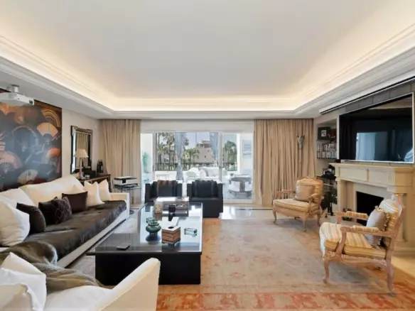 3-bedroom Apartment In Marbella, Spain (289 M²)