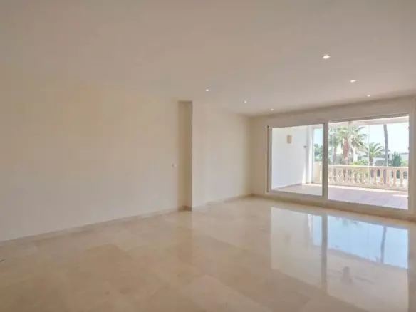 2-bedroom Apartment In Marbella, Spain (121 M²)