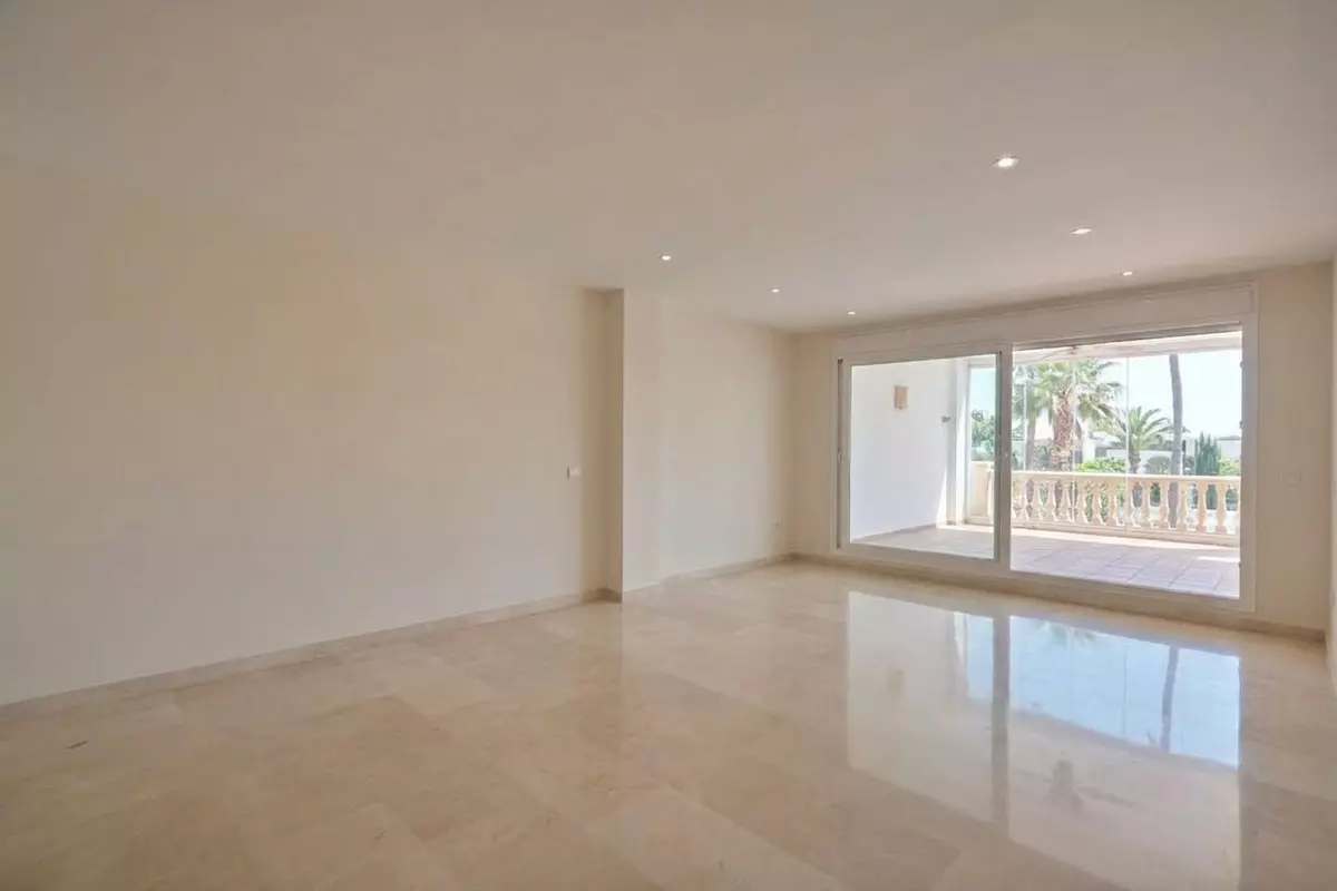 2-bedroom Apartment In Marbella, Spain (121 M²)