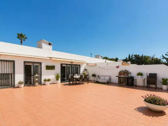 2-bedroom Apartment In Marbella, Spain (85 M²)