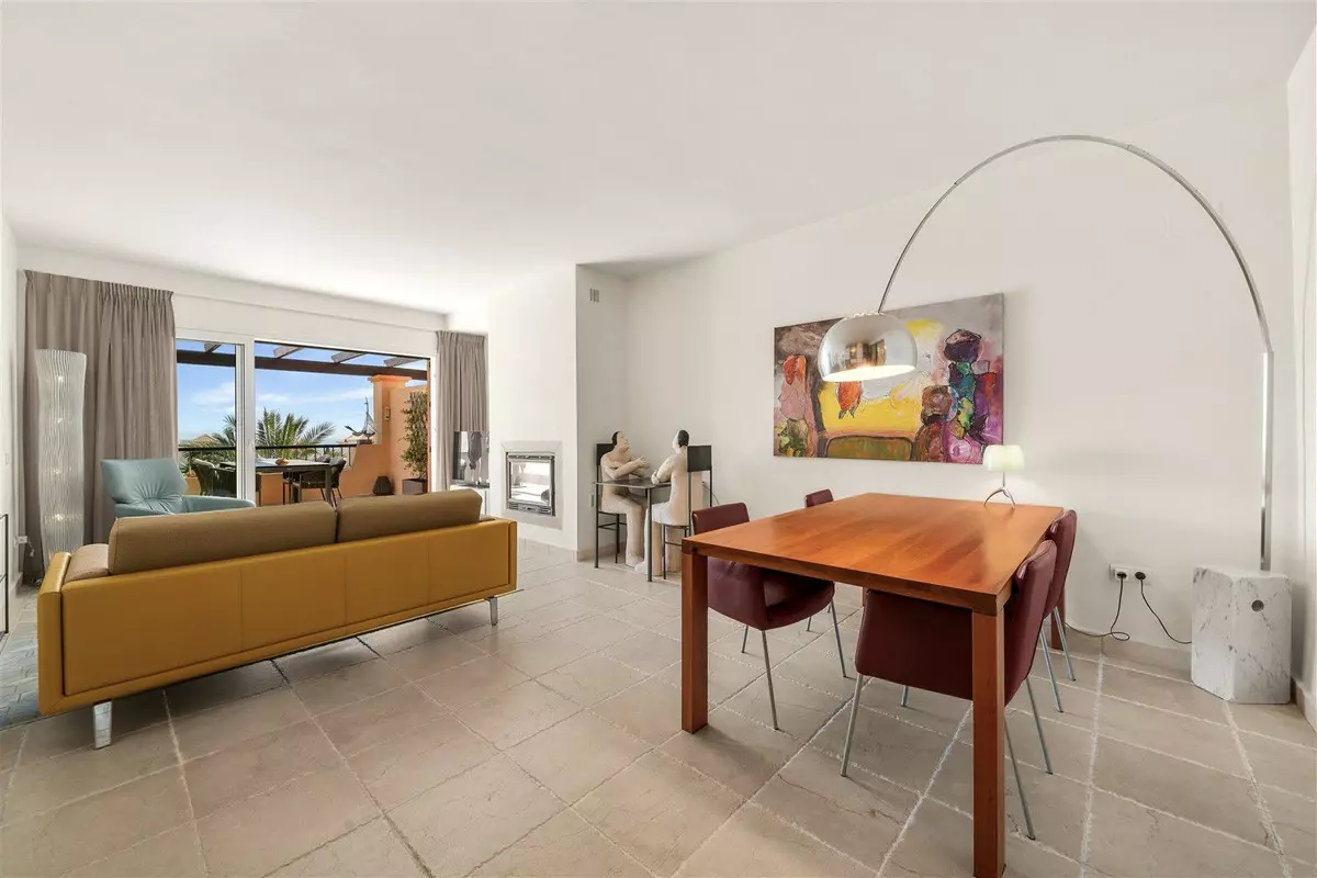 4-bedroom Apartment In Málaga, Spain (159 M²)
