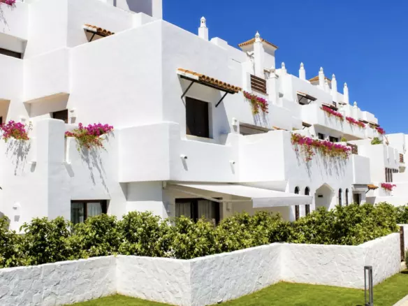 2-bedroom Apartment In Estepona, Spain (96 M²)