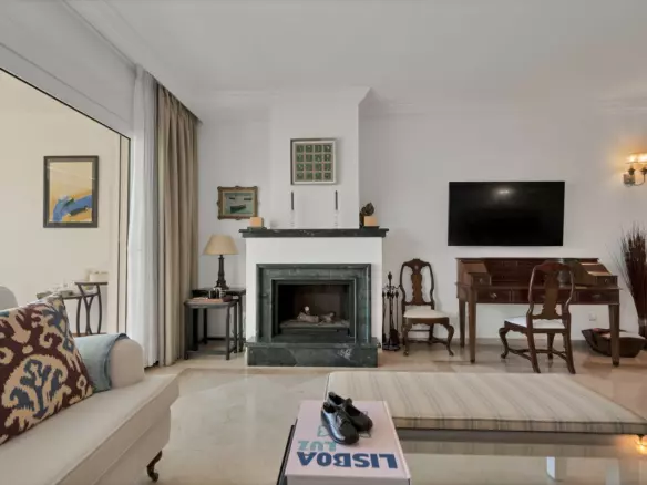 3-bedroom Apartment In Marbella, Spain (212 M²)