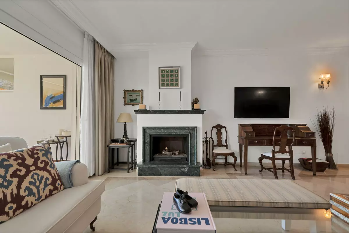3-bedroom Apartment In Marbella, Spain (212 M²)