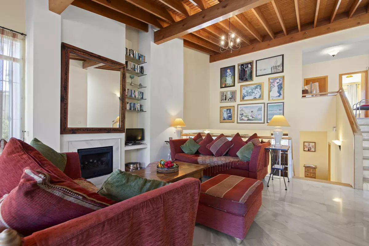 3-bedroom Villa In Benahavis, Spain (245 M²)