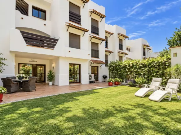 2-bedroom Apartment In Estepona, Spain (96 M²)