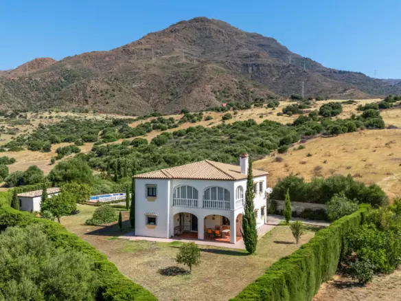 4-bedroom Villa In Estepona, Spain (343 M²)
