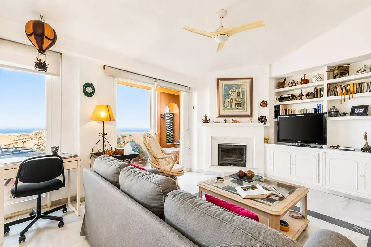 3-bedroom Apartment In Mijas, Spain (132 M²)