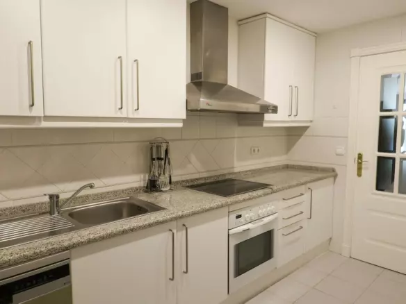 2-bedroom Apartment In Benahavis, Spain (94 M²)