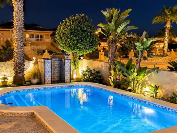 4-bedroom Town House In Benferri, Spain (265 M²)