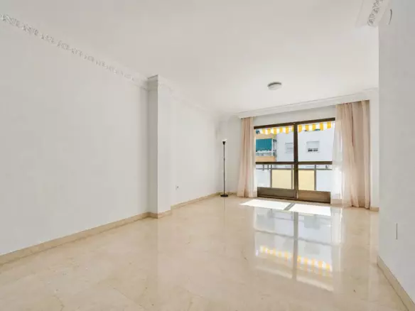 3-bedroom Apartment In Estepona, Spain (107 M²)
