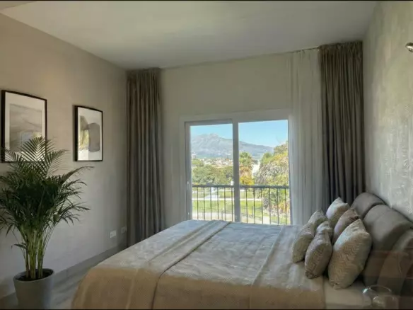 2-bedroom Apartment In Benahavis, Spain (106 M²)