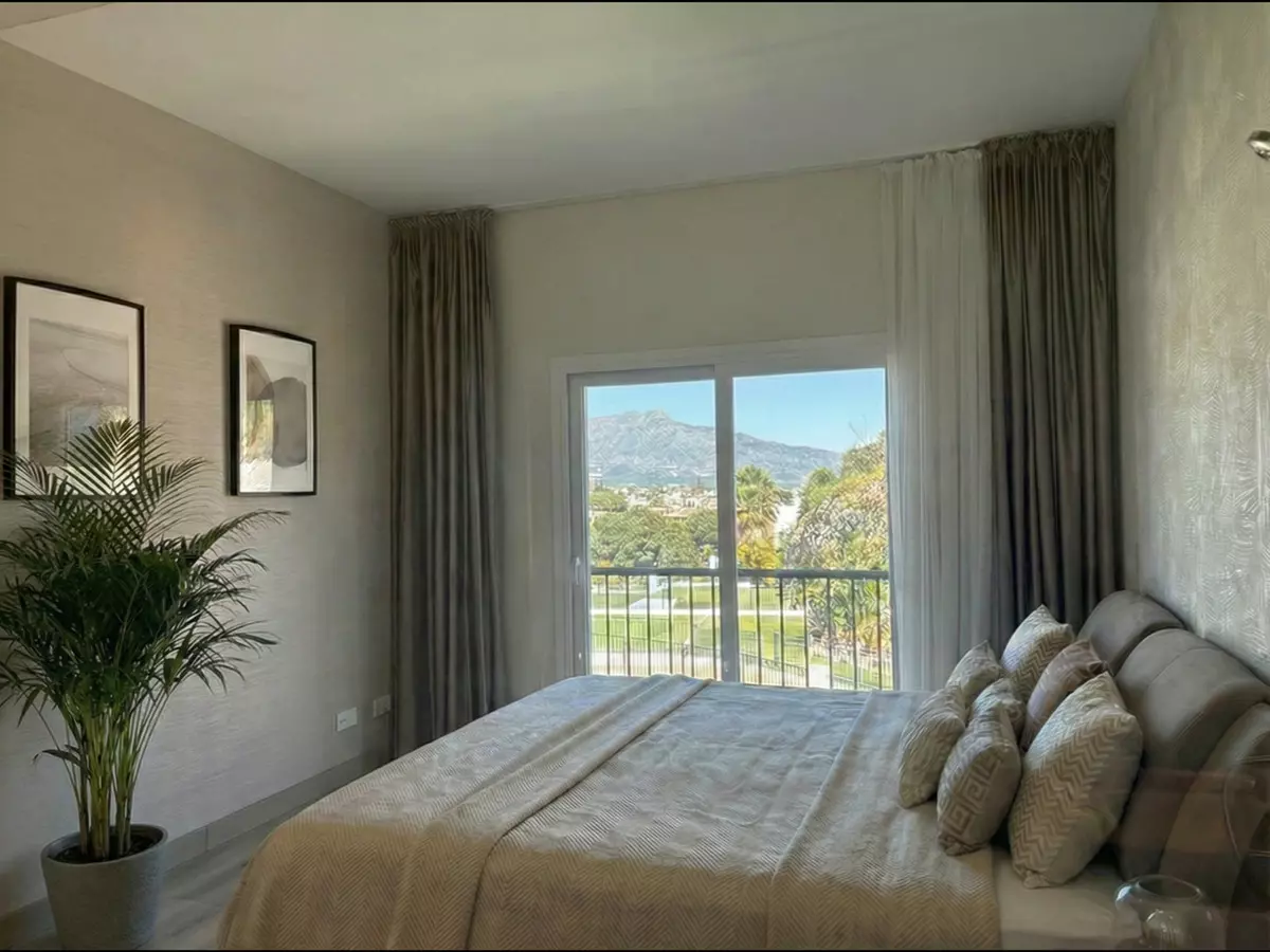 2-bedroom Apartment In Benahavis, Spain (106 M²)