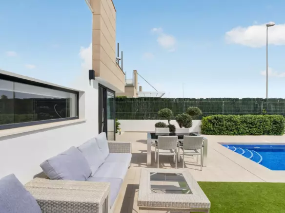 3-bedroom Villa In Guardamar Del Segura, Spain (178 M²)