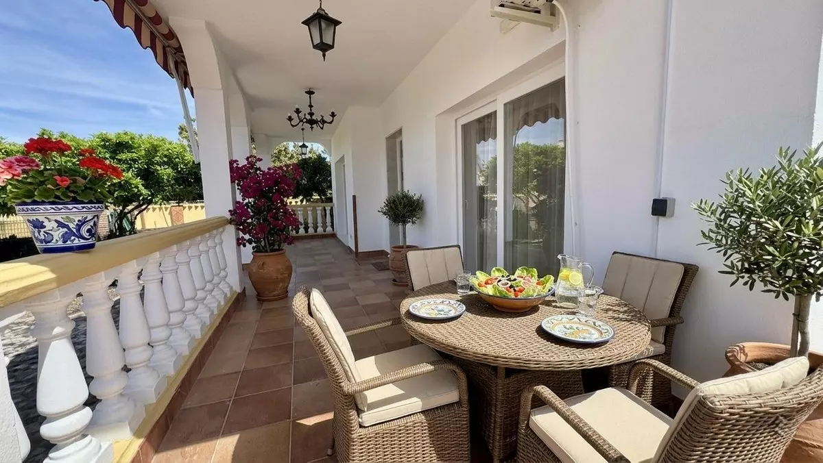 5-bedroom Villa In Alhaurín De La Torre, Spain (250 M²)