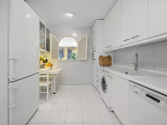 5-bedroom Town House In Benahavis, Spain (195 M²)