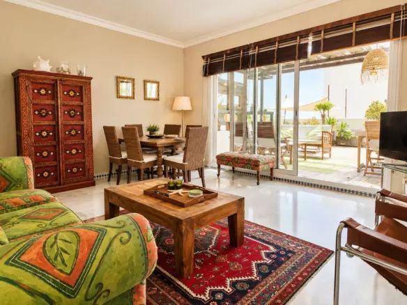 3-bedroom Apartment In Estepona, Spain (225 M²)