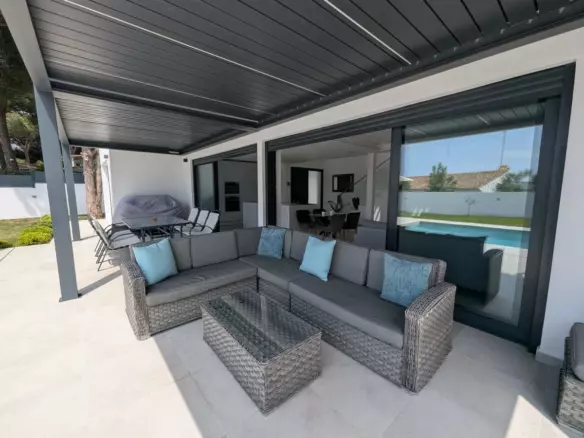 3-bedroom Villa In Marbella, Spain (245 M²)