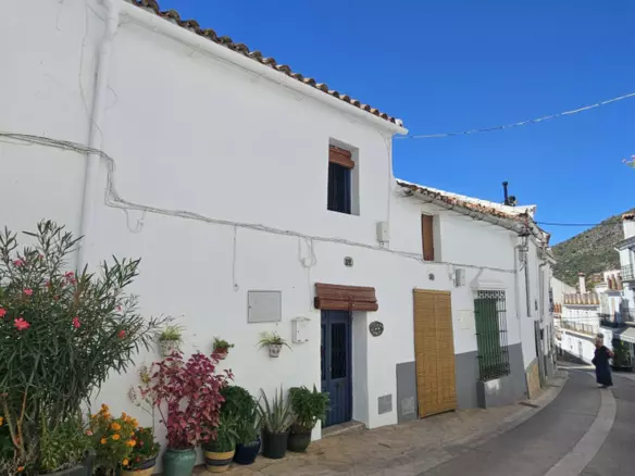 3-bedroom Town House In Gaucín, Spain (167 M²)