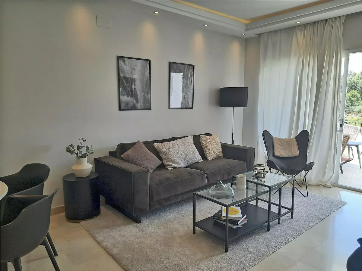 3-bedroom Apartment In Benahavis, Spain (109 M²)