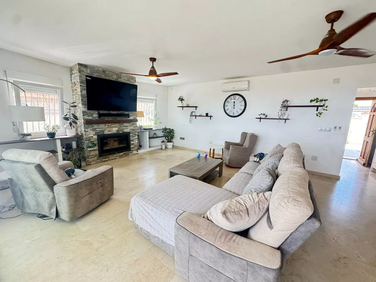 5-bedroom Villa In San Miguel De Salinas, Spain (163 M²)