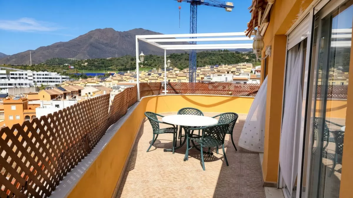 4-bedroom Apartment In Estepona, Spain (107 M²)