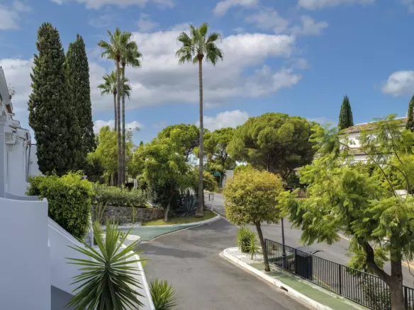 5-bedroom Town House In Benahavis, Spain (195 M²)