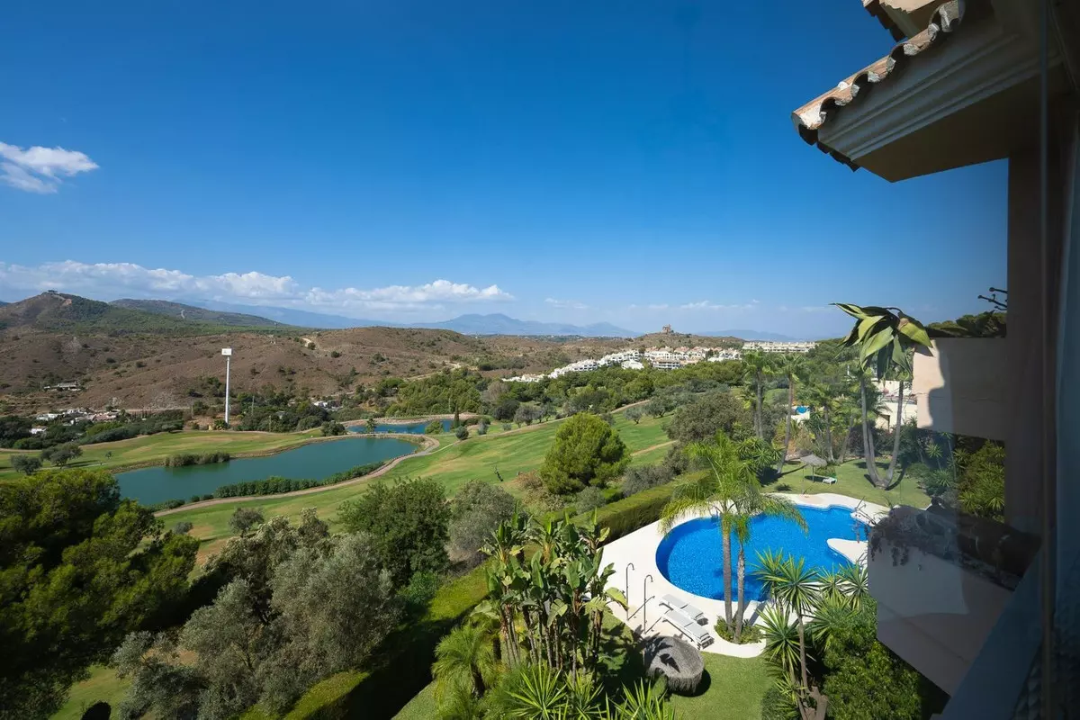 3-bedroom Apartment In Alhaurín El Grande, Spain (189 M²)