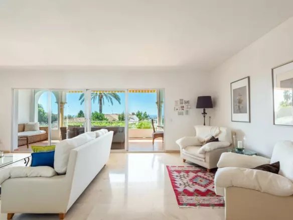 2-bedroom Town House In Estepona, Spain (135 M²)