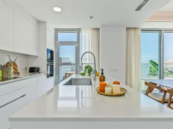 3-bedroom Apartment In Marbella, Spain (148 M²)