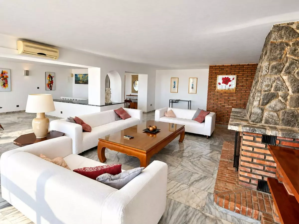 2-bedroom Apartment In Torremolinos, Spain (215 M²)
