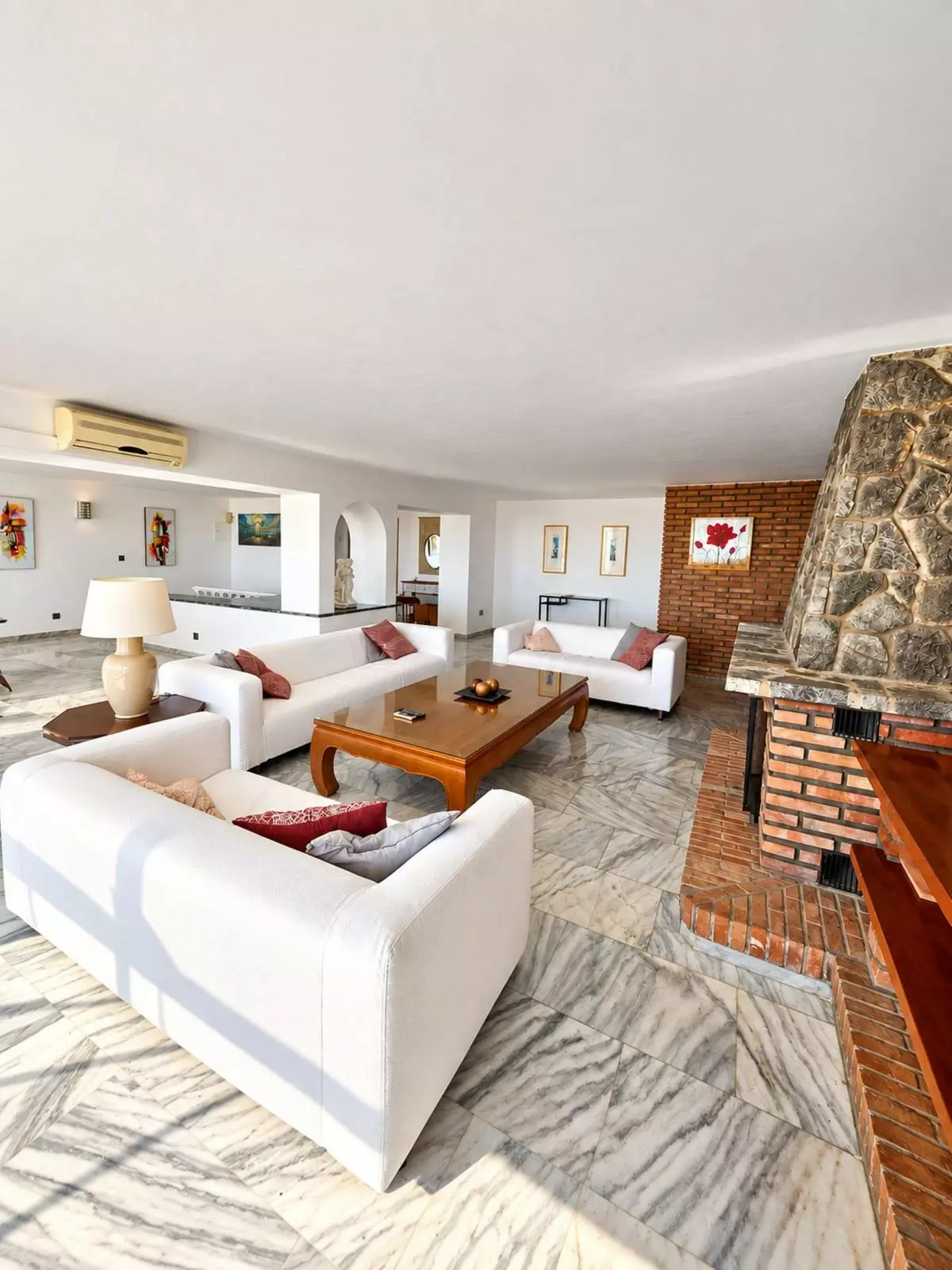 2-bedroom Apartment In Torremolinos, Spain (215 M²)
