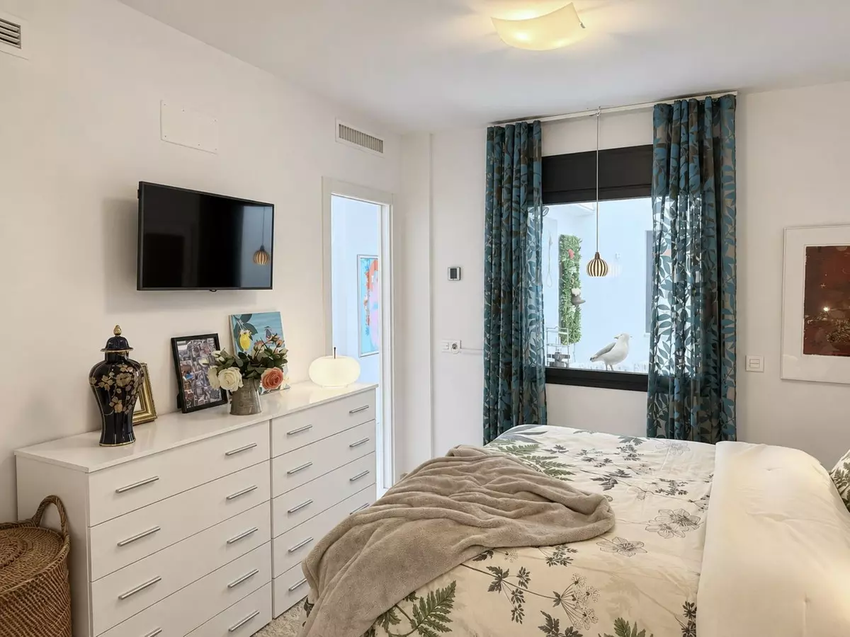 2-bedroom Apartment In Fuengirola, Spain (119 M²)