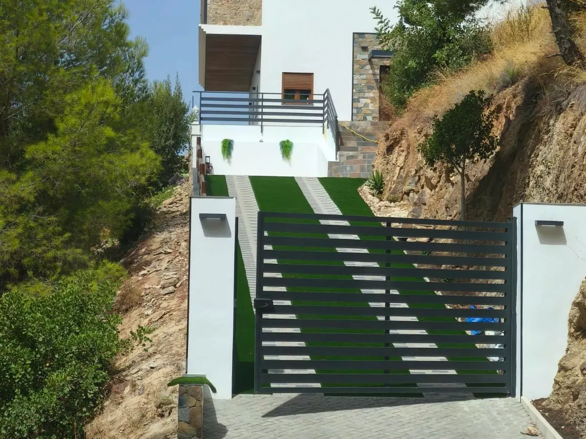 4-bedroom Villa In Málaga, Spain (200 M²)